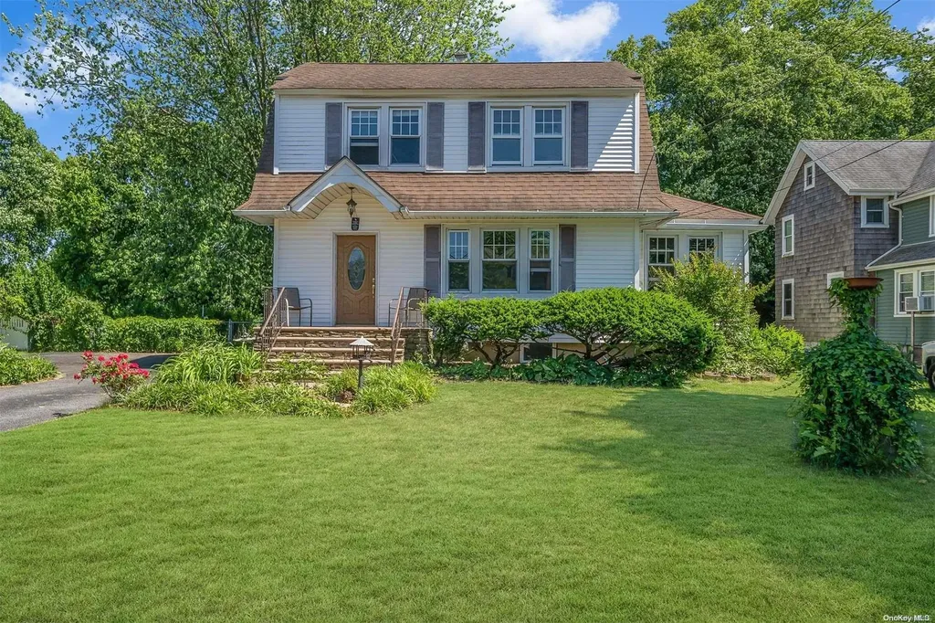 36 Bulger Street Babylon NY 11702