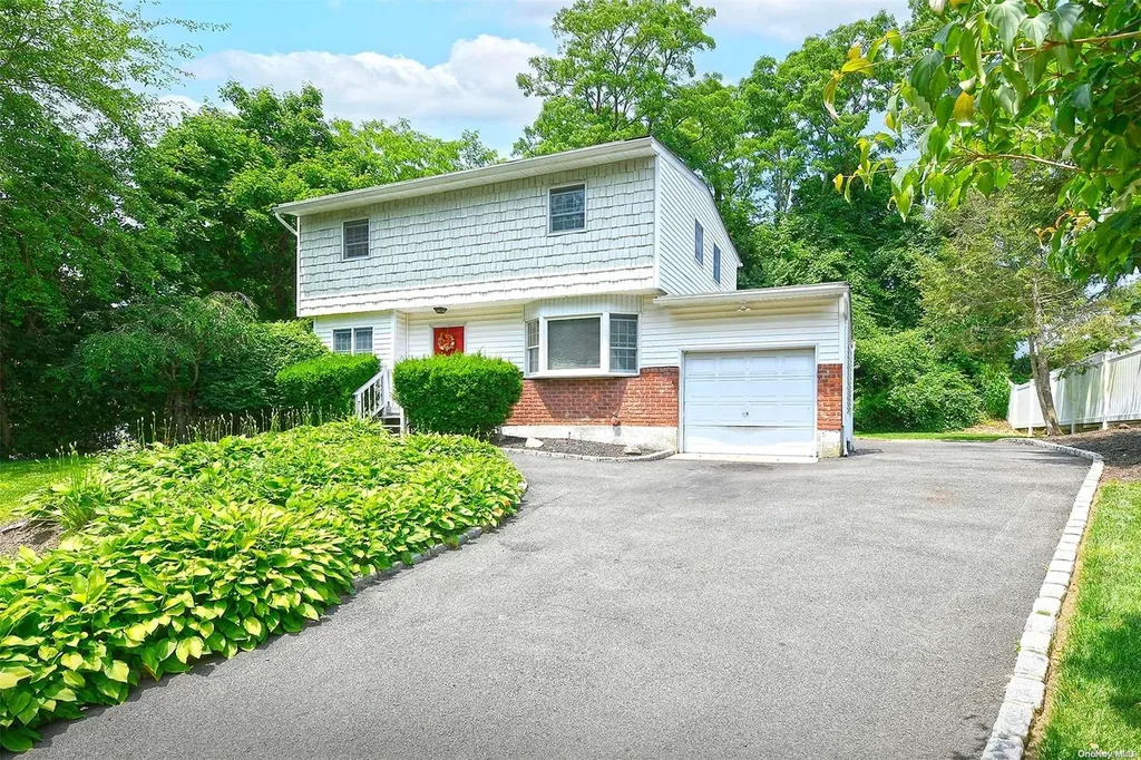 15 Oakside Road Smithtown NY 11787