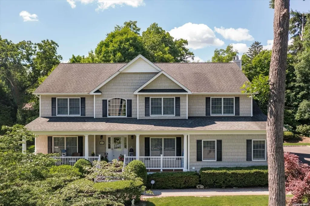 37 Creskill Place Huntington NY 11743