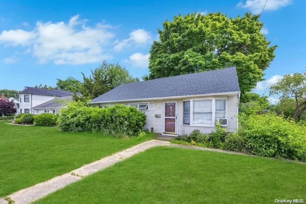 15 Island Street Plainview NY 11803