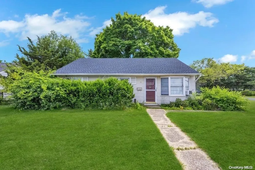 15 Island Street Plainview NY 11803