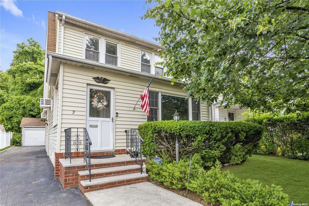 2 Starks Place Lynbrook NY 11563