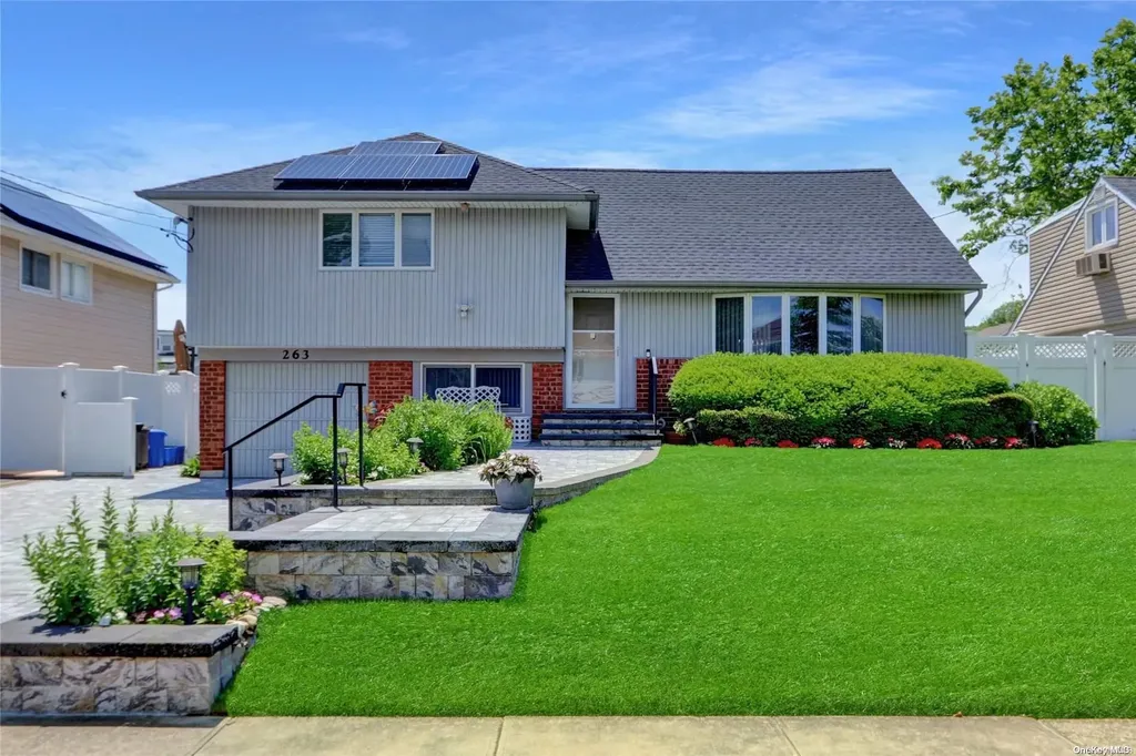 263 E Lexington Avenue Oceanside NY 11572