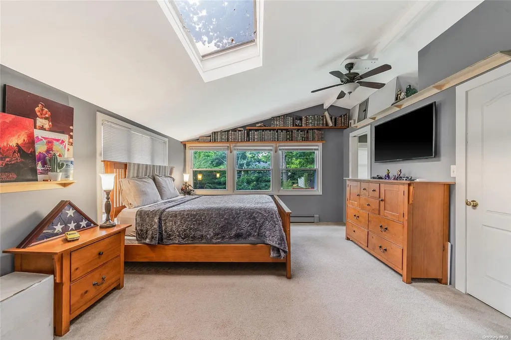 25 Redleaf Lane Commack NY 11725