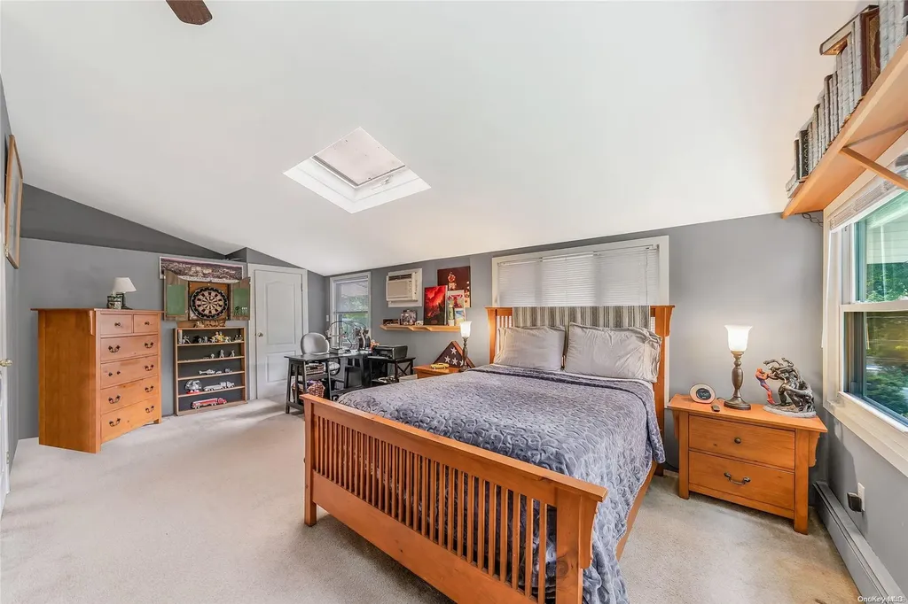 25 Redleaf Lane Commack NY 11725