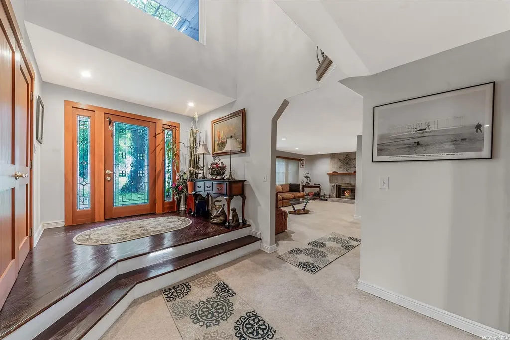 25 Redleaf Lane Commack NY 11725