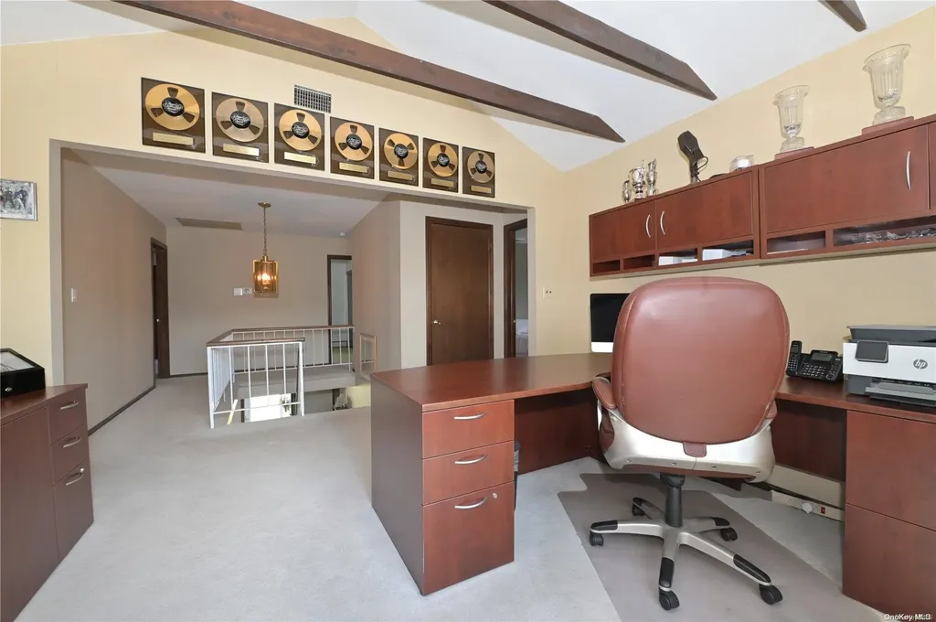 10 Brussel Drive New Hyde Park NY 11040