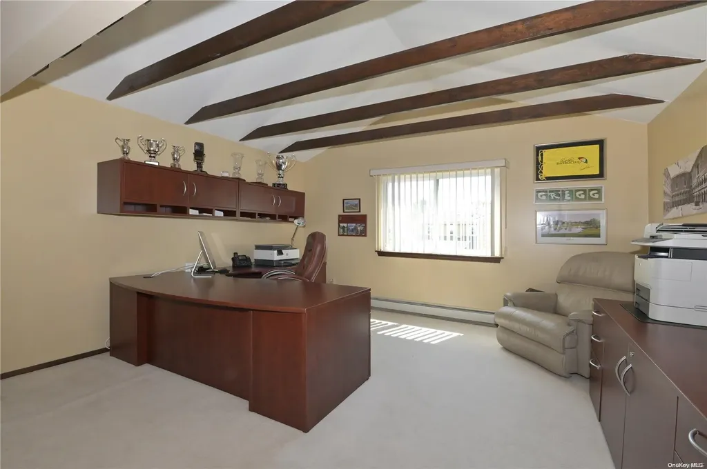 10 Brussel Drive New Hyde Park NY 11040