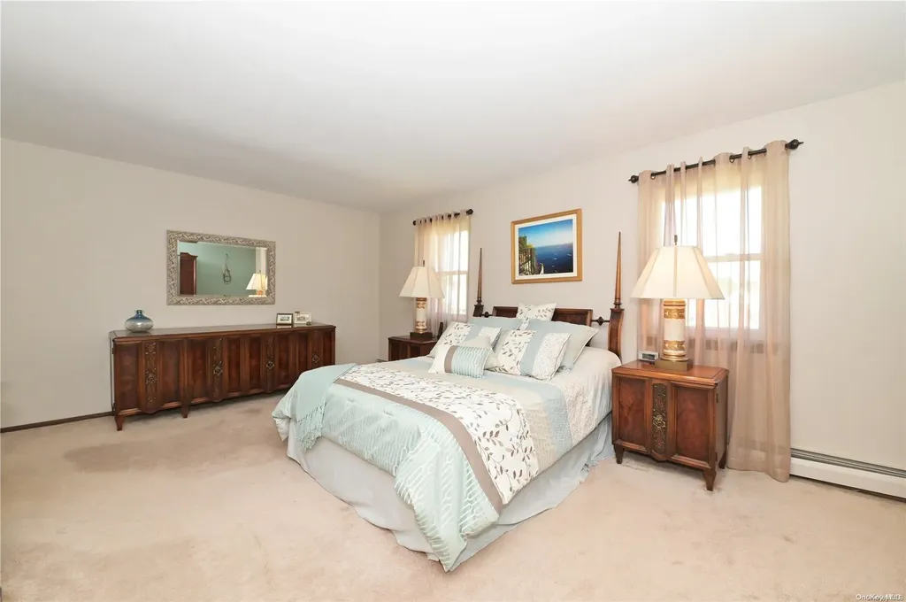 10 Brussel Drive New Hyde Park NY 11040