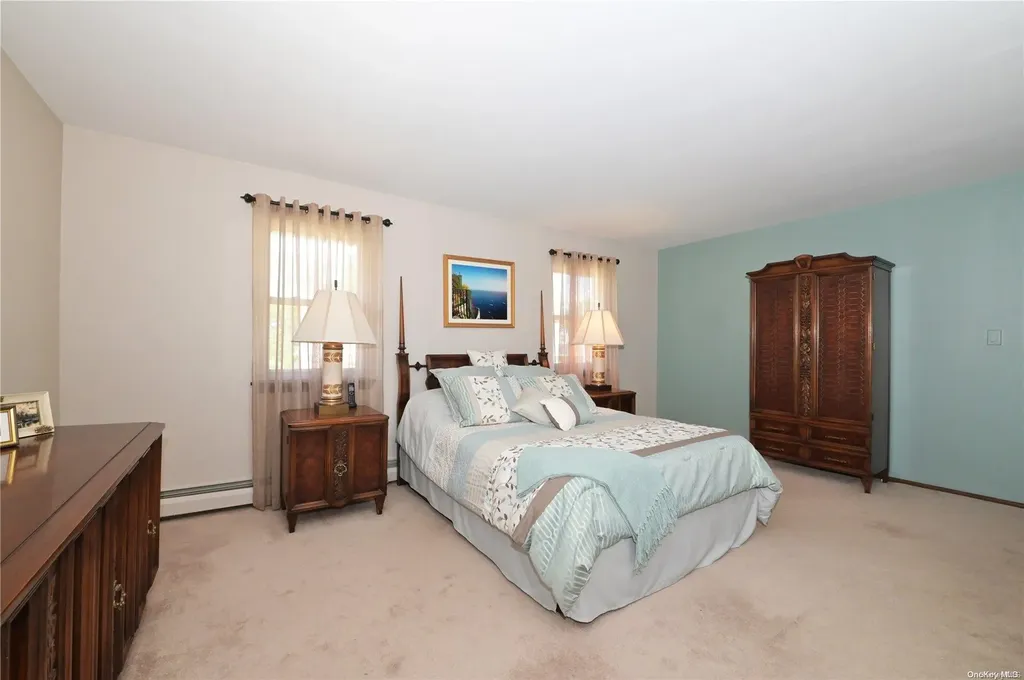 10 Brussel Drive New Hyde Park NY 11040