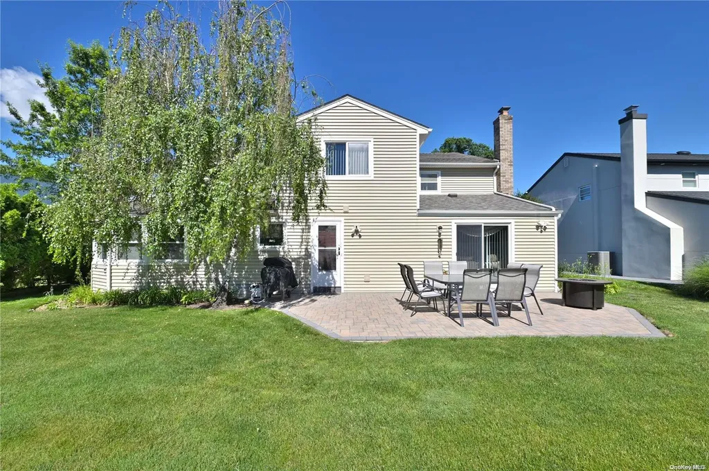 10 Brussel Drive New Hyde Park NY 11040