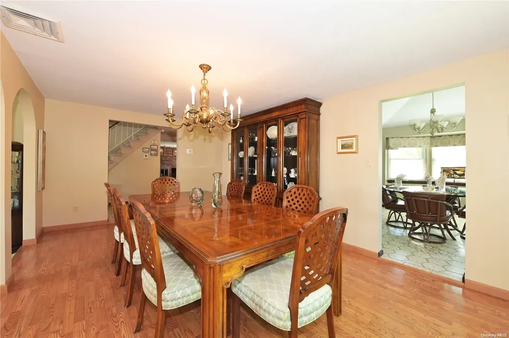 10 Brussel Drive New Hyde Park NY 11040
