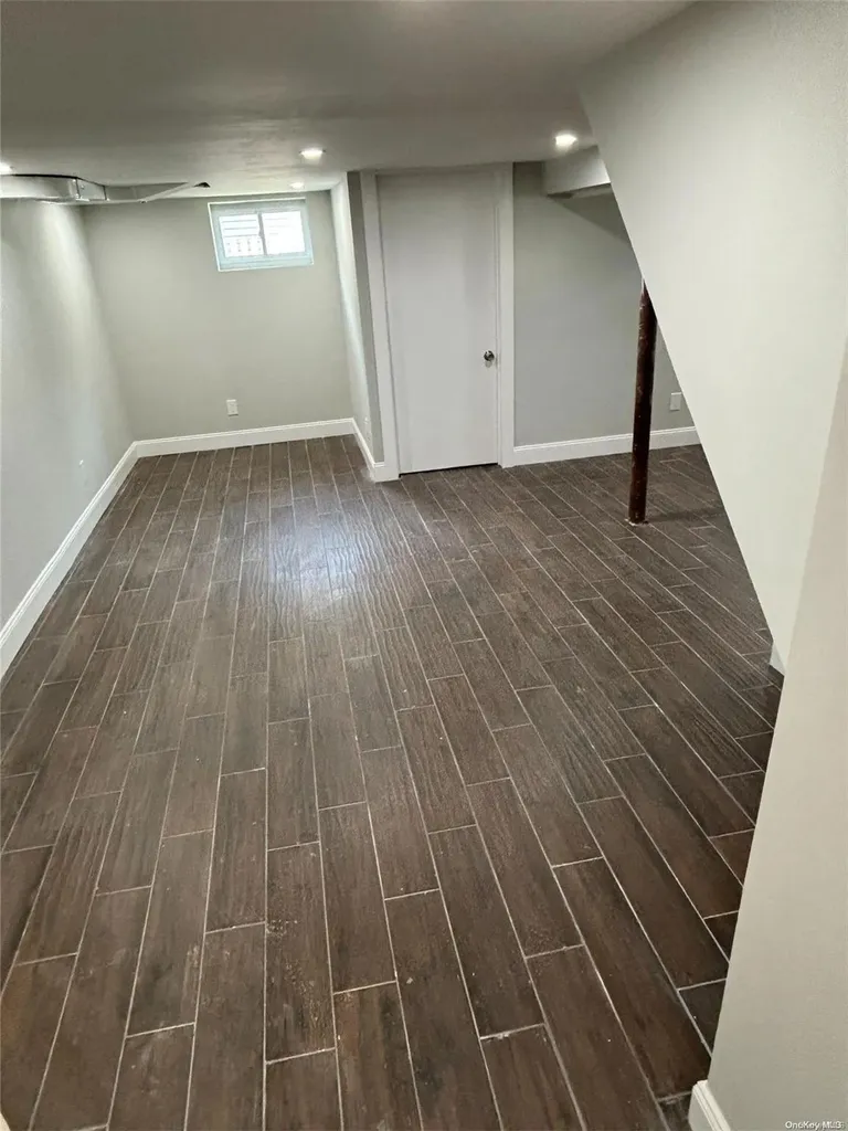 387 Miller Avenue Freeport NY 11520
