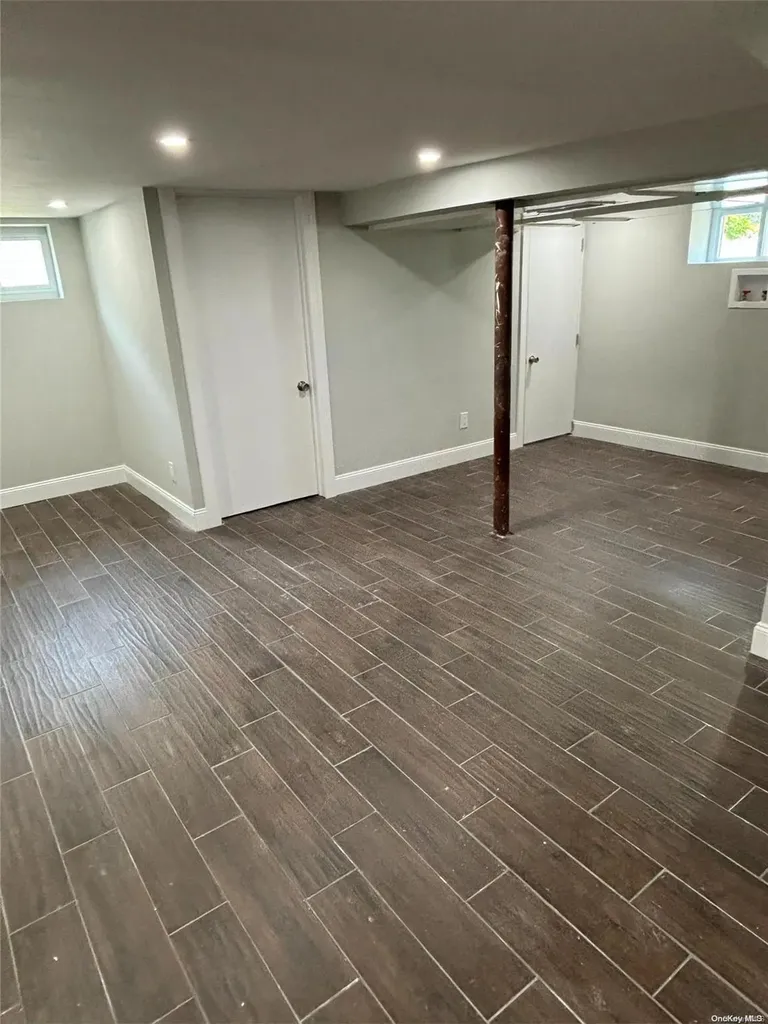 387 Miller Avenue Freeport NY 11520