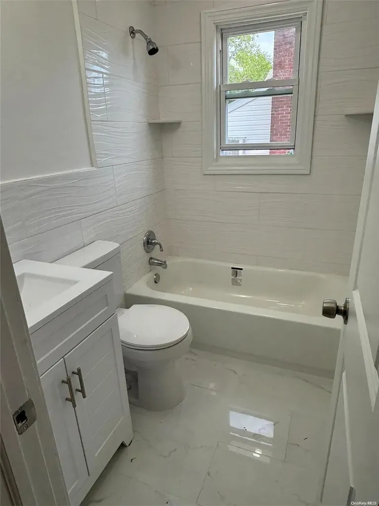 387 Miller Avenue Freeport NY 11520