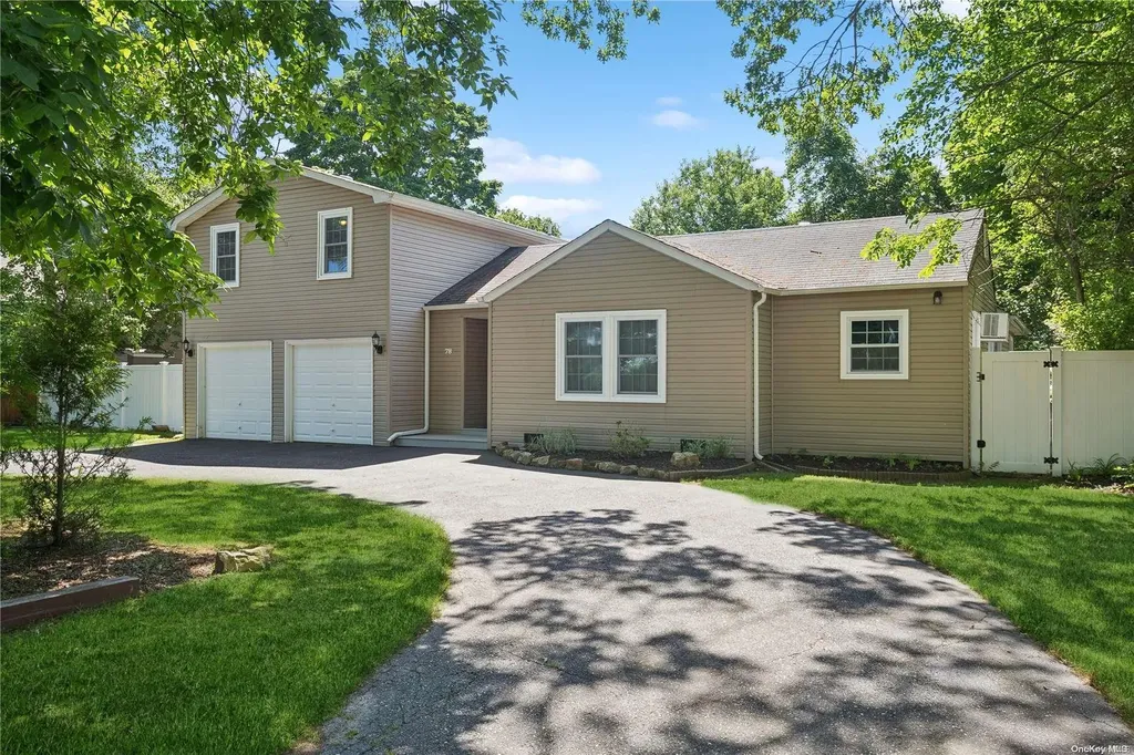 78 Bay Road Brookhaven NY 11719