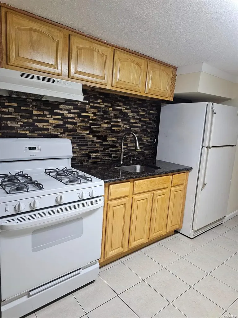 320 Delaware Avenue Bay Shore NY 11706
