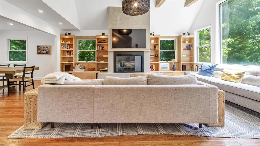 18 Bay View Road Southampton NY 11968