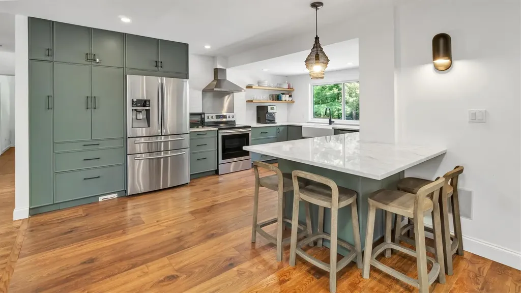 18 Bay View Road Southampton NY 11968