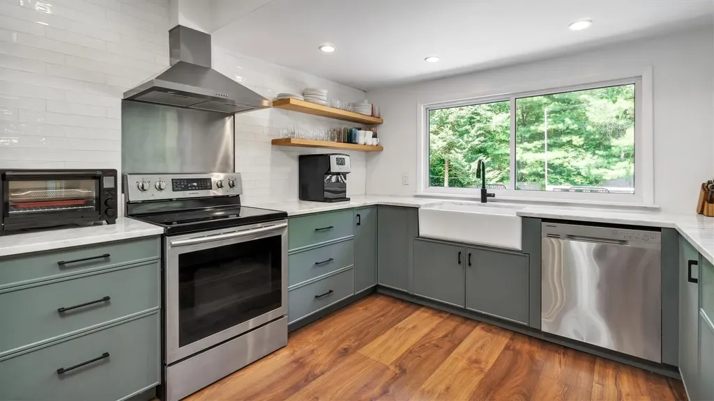 18 Bay View Road Southampton NY 11968
