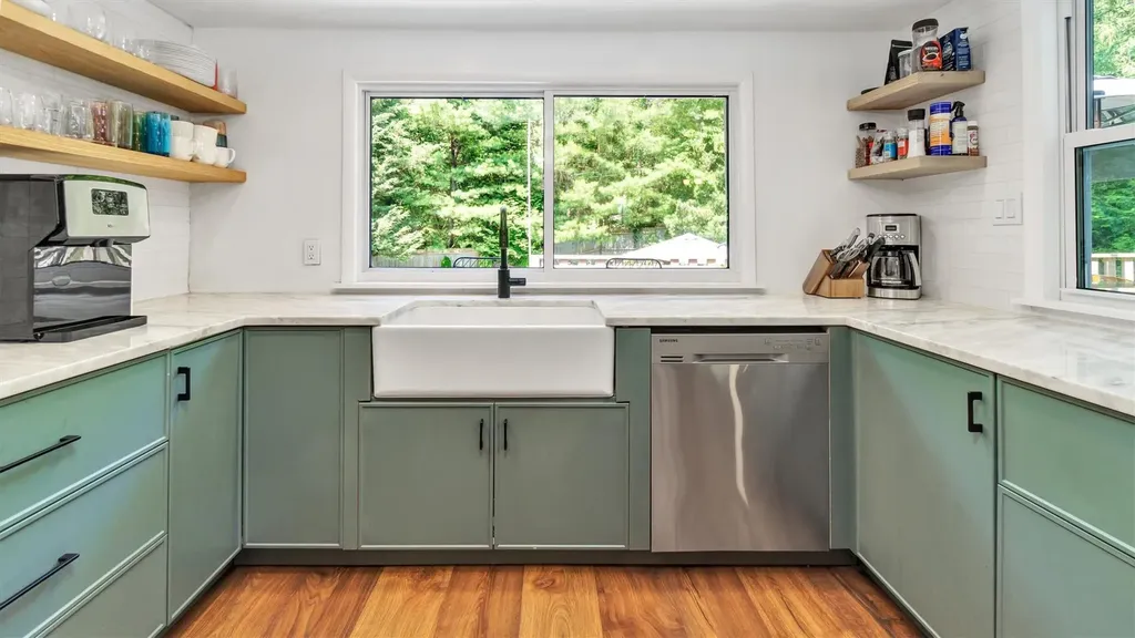 18 Bay View Road Southampton NY 11968