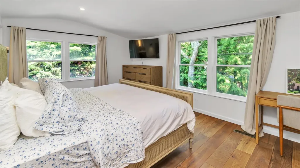 18 Bay View Road Southampton NY 11968