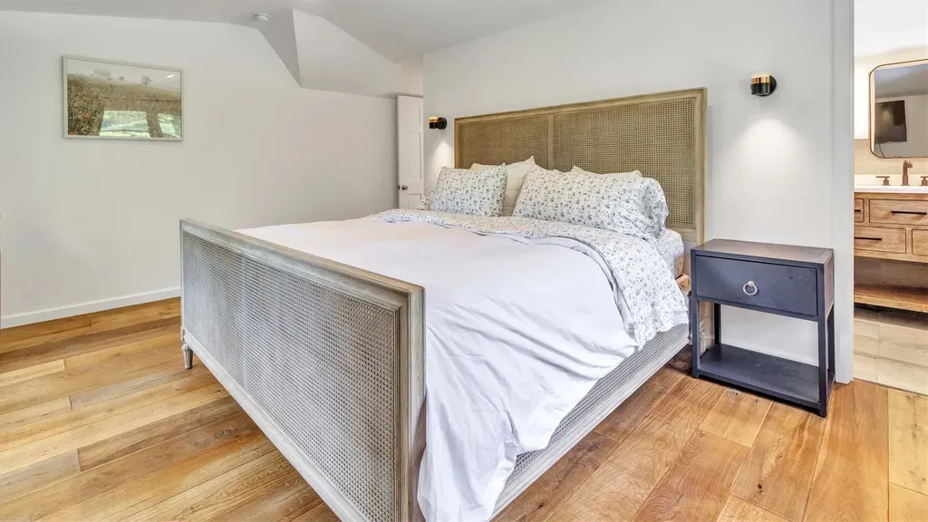 18 Bay View Road Southampton NY 11968