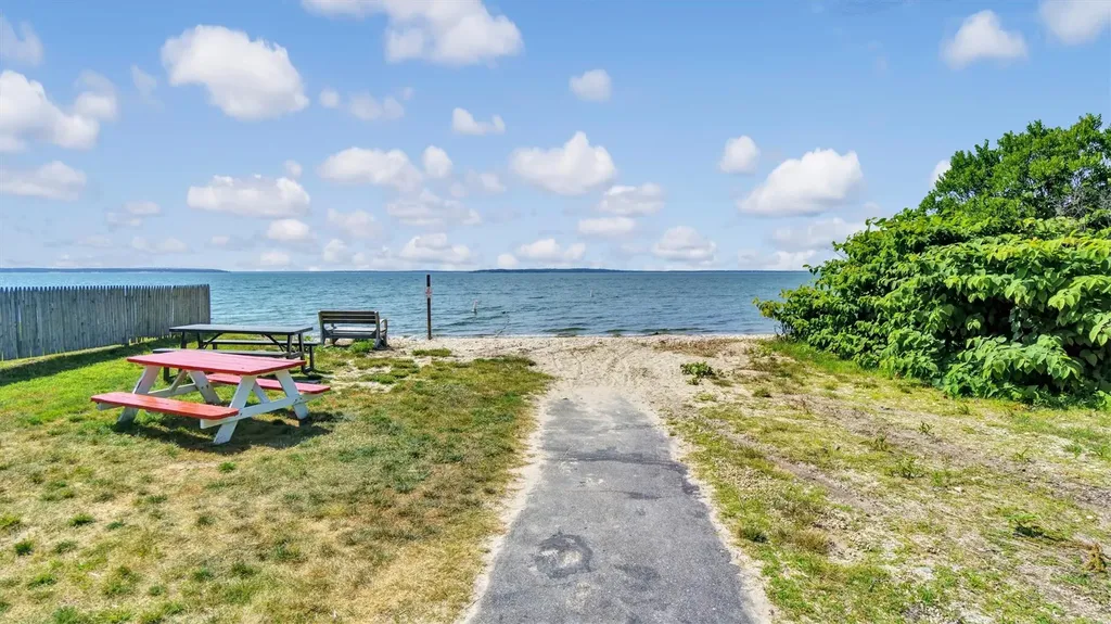 18 Bay View Road Southampton NY 11968