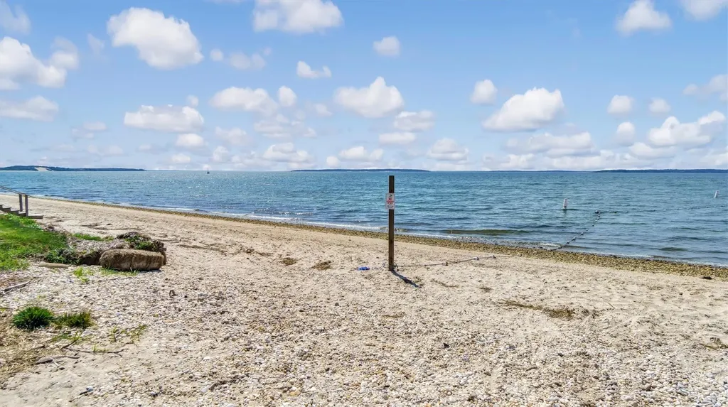 18 Bay View Road Southampton NY 11968