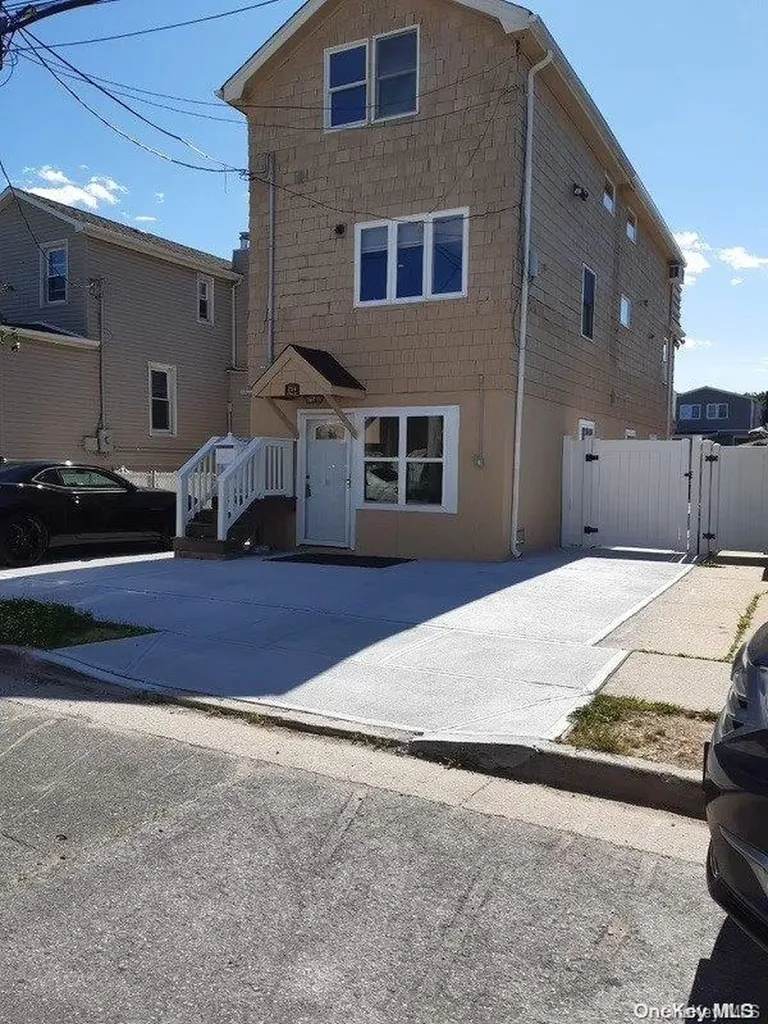 254 Arthur Street Freeport NY 11520