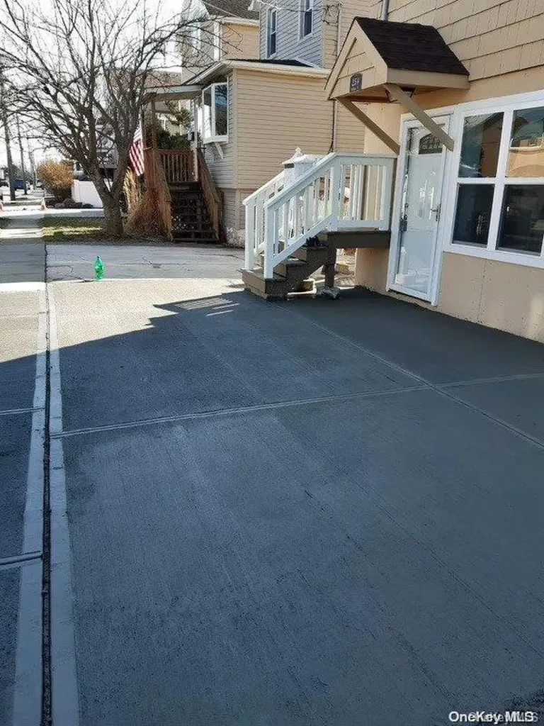 254 Arthur Street Freeport NY 11520