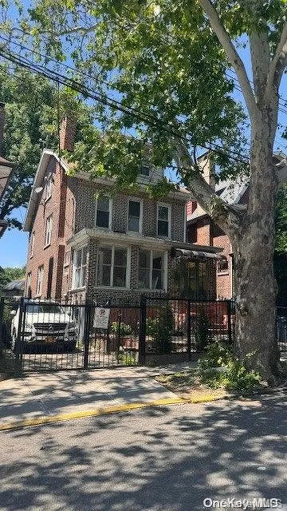 1955 Andrews Avenue Bronx NY 10453