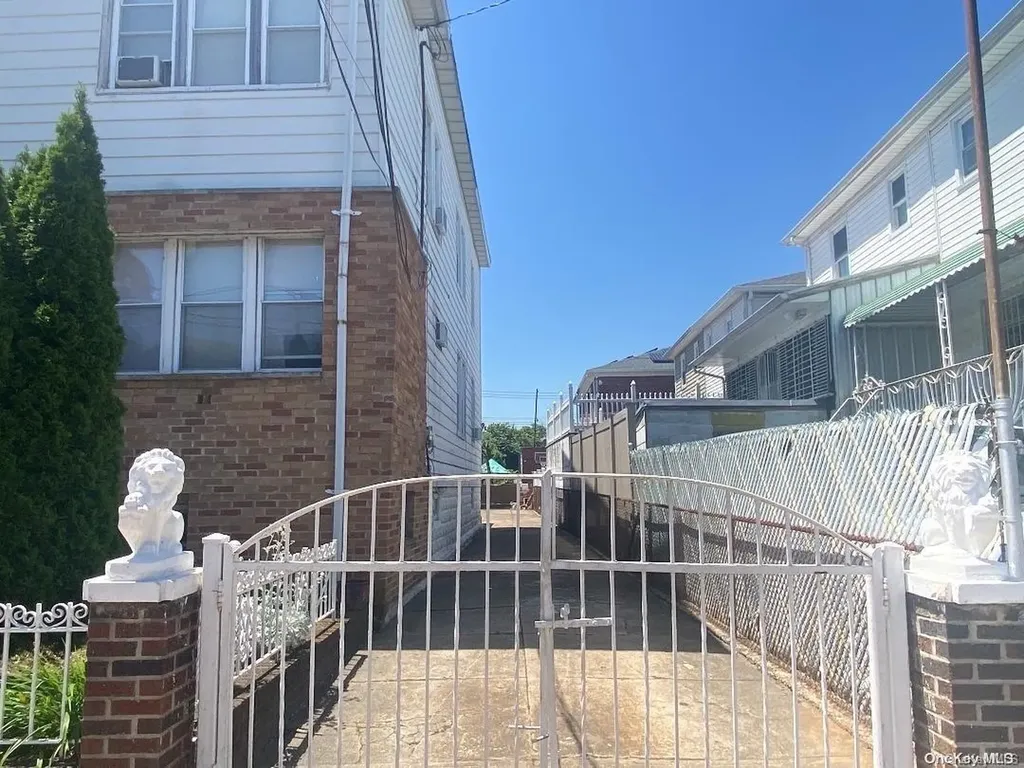 912 E 89th Street Brooklyn NY 11236