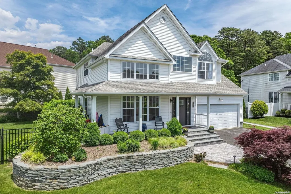 47 Manorview Way Manorville NY 11949