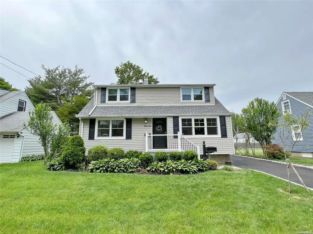 44 Fieldstone Drive Syosset NY 11791