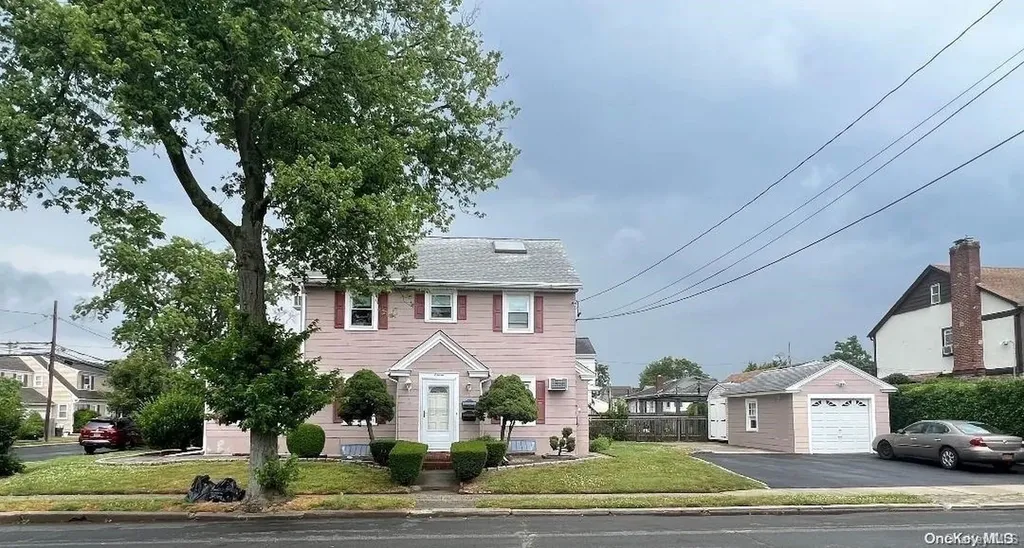 11 Waterview Place Lynbrook NY 11563