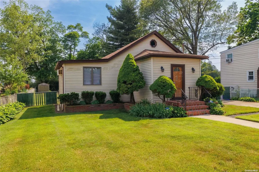 308 Cedar Street South Hempstead NY 11550