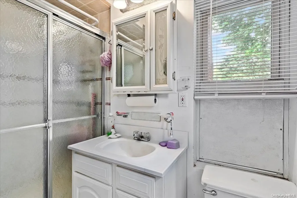 39 Wilson Place Freeport NY 11520