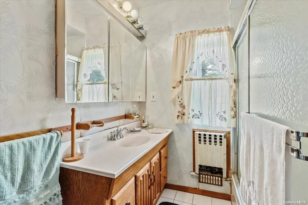 39 Wilson Place Freeport NY 11520