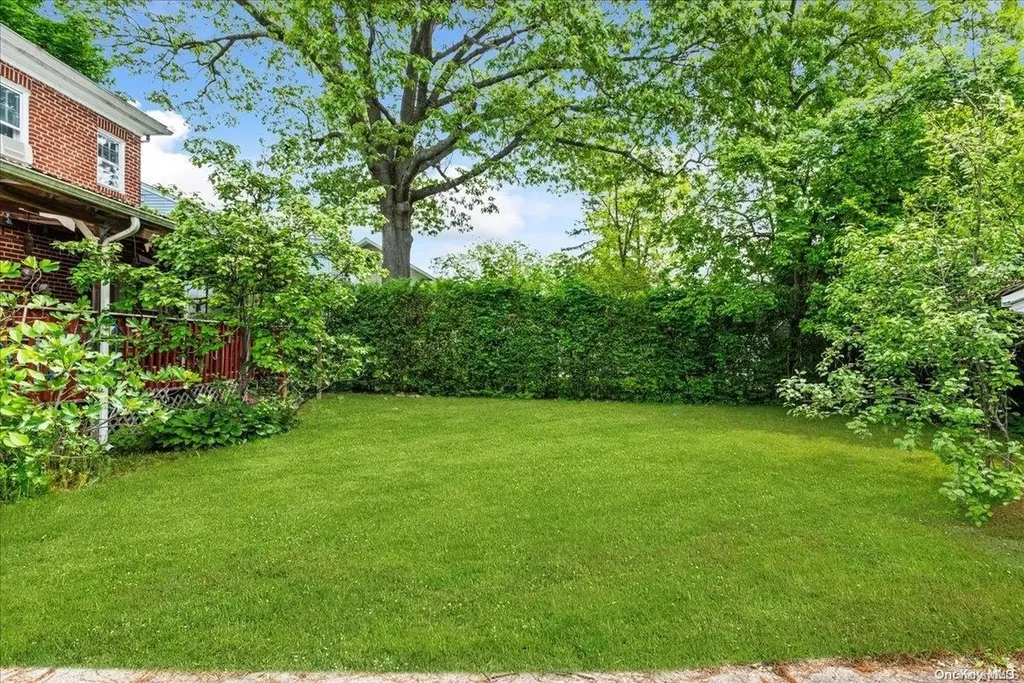 39 Wilson Place Freeport NY 11520