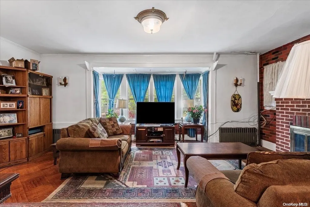 39 Wilson Place Freeport NY 11520