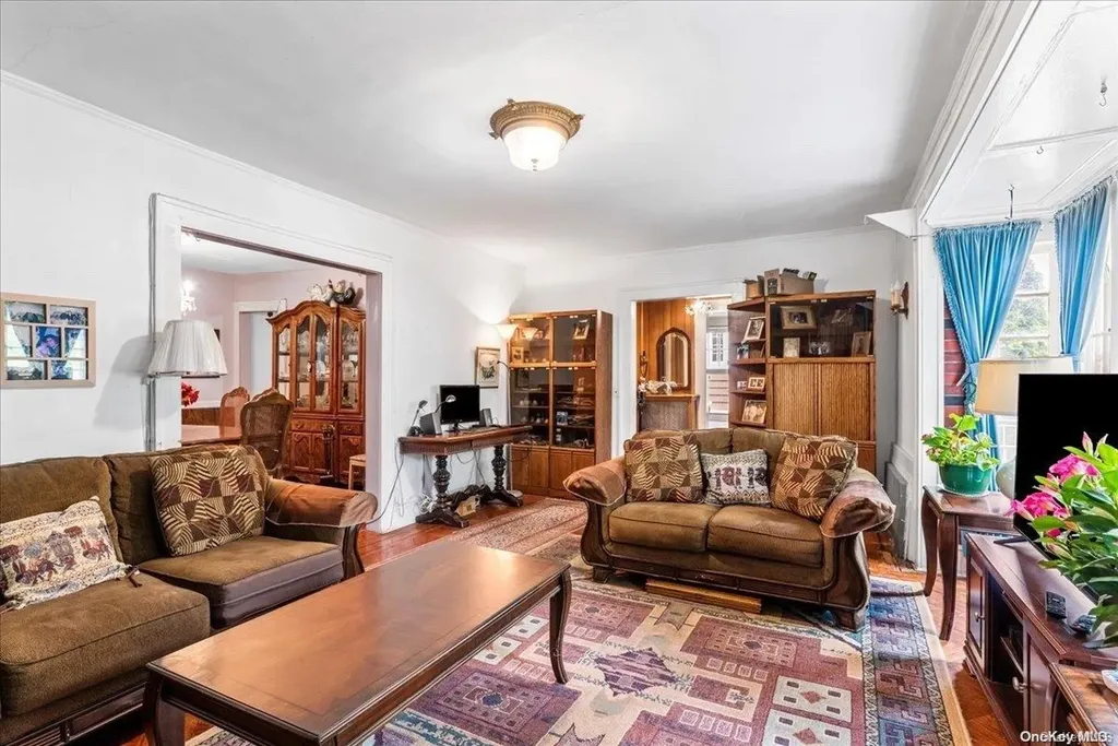 39 Wilson Place Freeport NY 11520