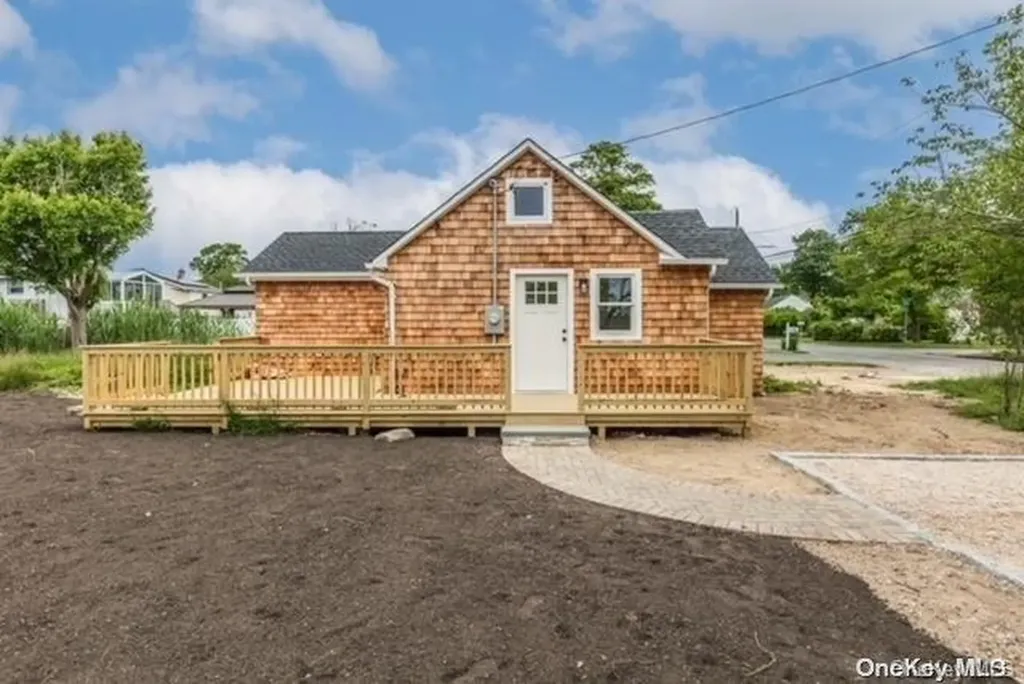 68 Huntington Drive Mastic Beach NY 11951
