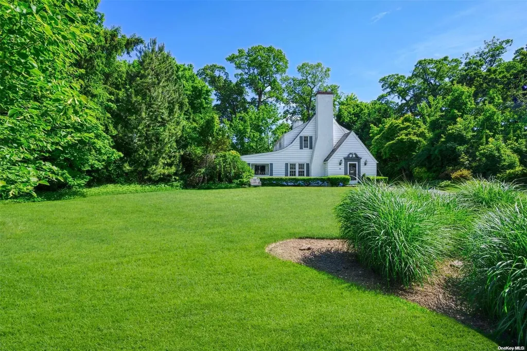 72 Arleigh Road Great Neck NY 11021