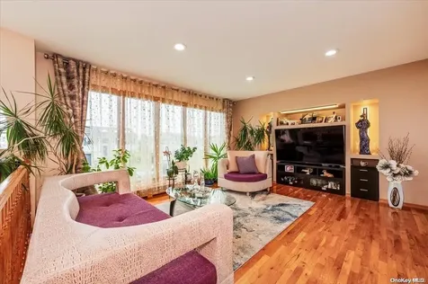 909 Gerry Avenue Lido Beach NY 11561