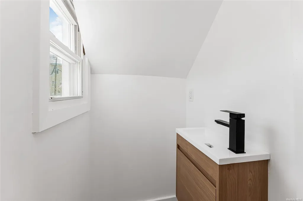 9 Lester Court Brooklyn NY 11229