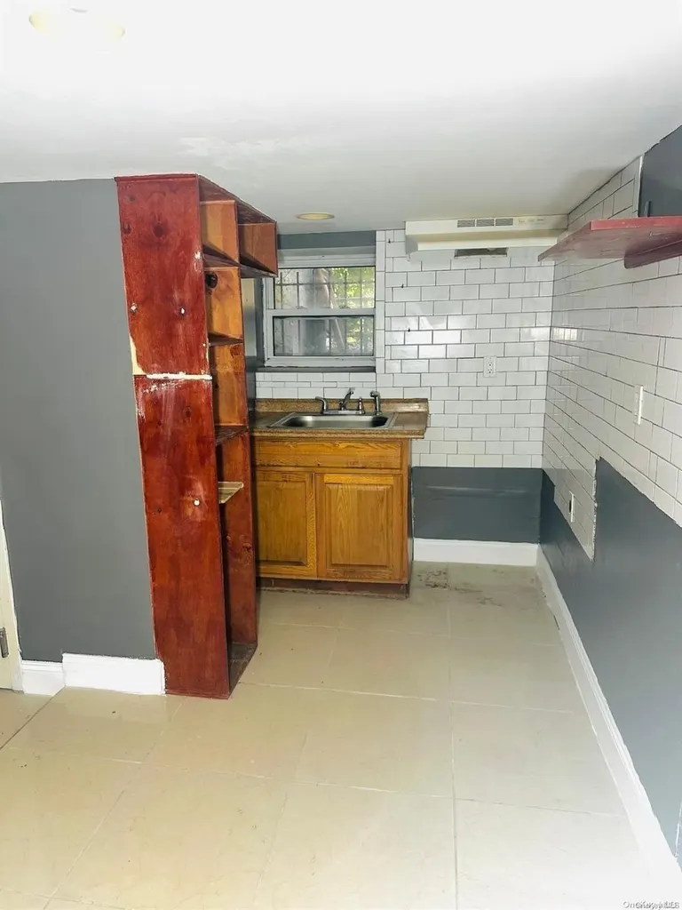 1622 Adams Bronx NY 10460