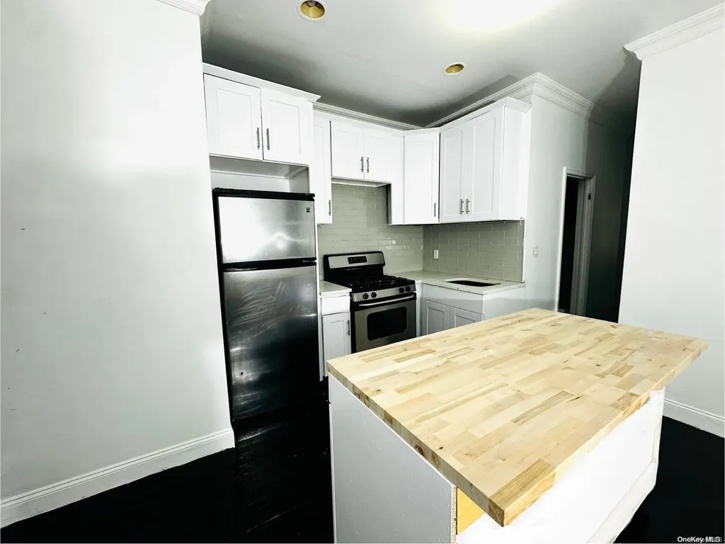 1622 Adams Bronx NY 10460