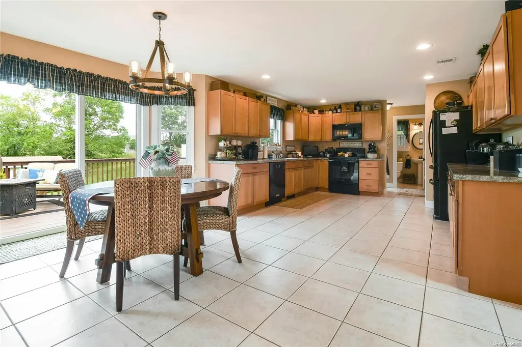 70 Nicholas Way Baiting Hollow NY 11933