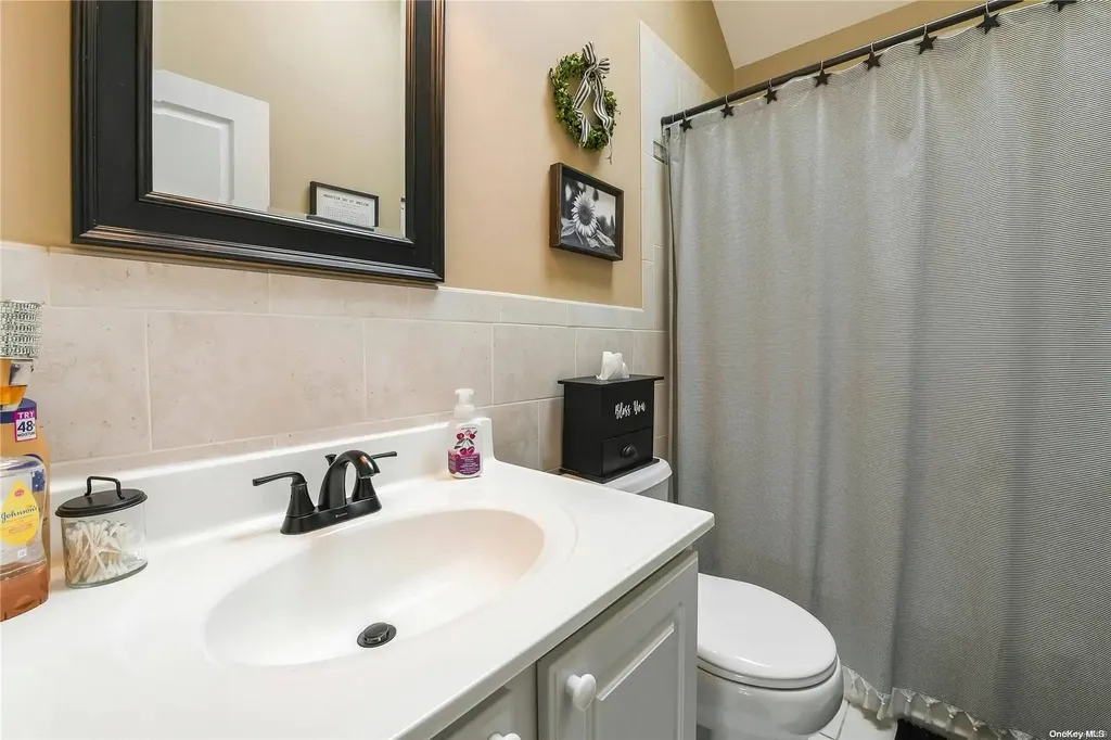70 Nicholas Way Baiting Hollow NY 11933